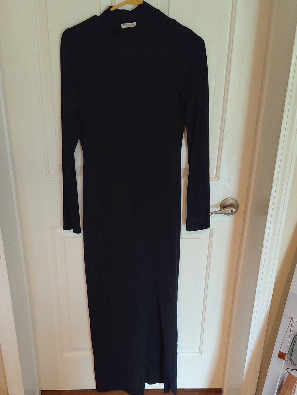 Heart & Hips Black Long-Sleeve Maxi Dress
